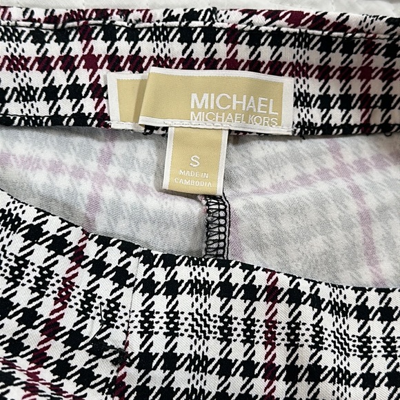 Michael KORS Pull On Stretch Pants. Ankle/Cropped. Black & Burgundy on White. SM - Picture 2 of 10